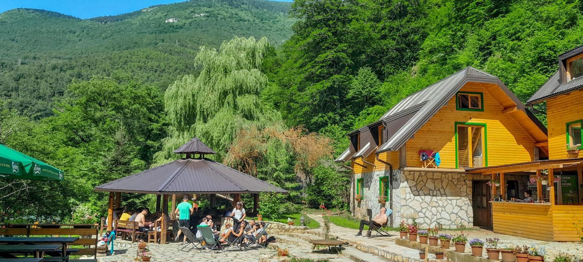 Camping Rafting Camp Encijan Foca